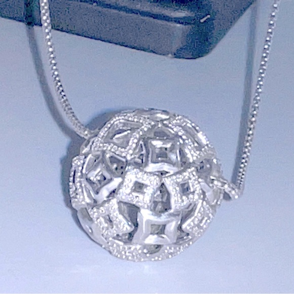 David Yurman Diamond Quatrefoil Ball Pendant Necklace - Picture 3 of 13